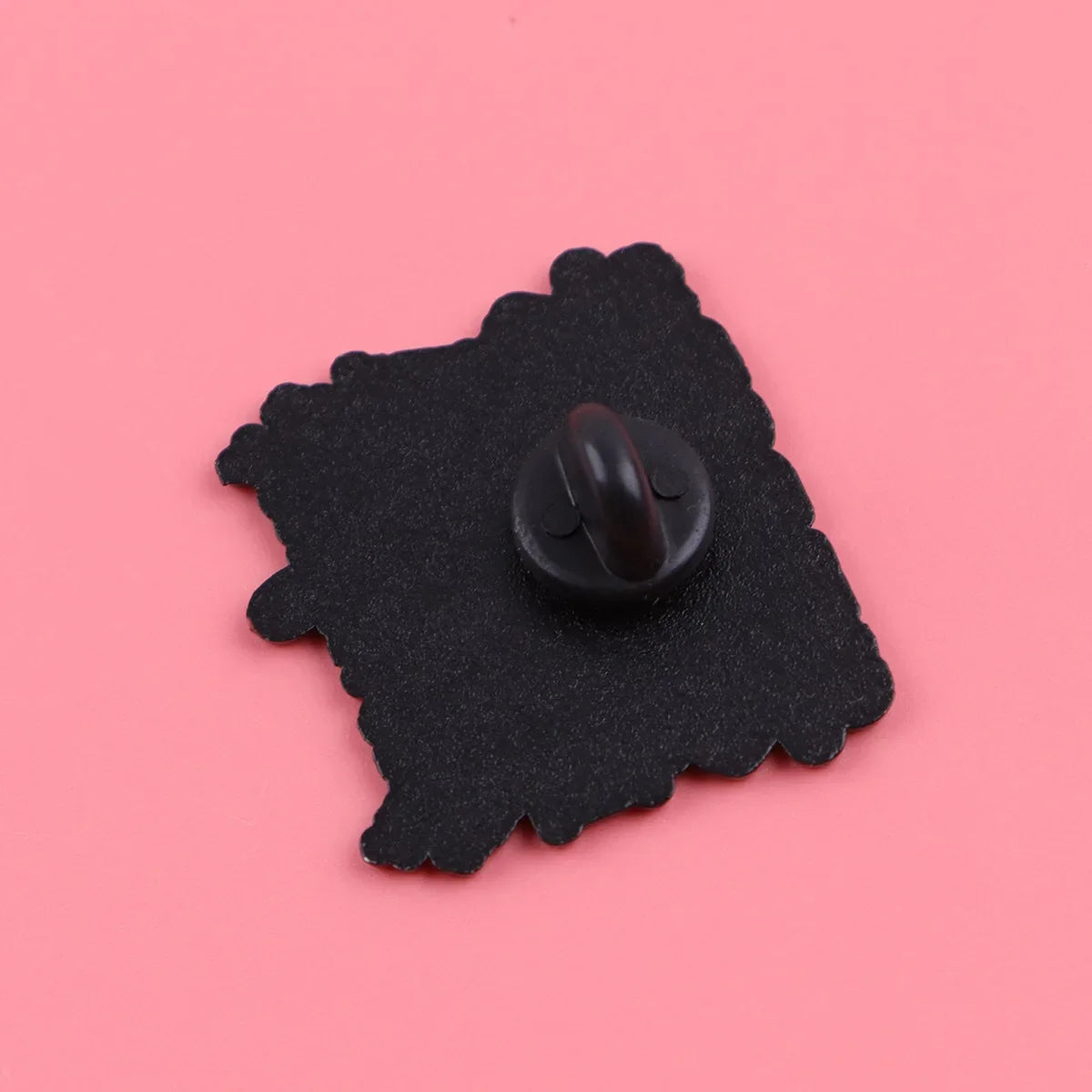 Cartoon K-POP Demon Hunter Girl Enamel Pin – Metal Brooches for Backpack, Hat, Cosplay & Accessories