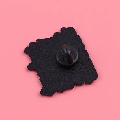 Cartoon K-POP Demon Hunter Girl Enamel Pin – Metal Brooches for Backpack, Hat, Cosplay & Accessories