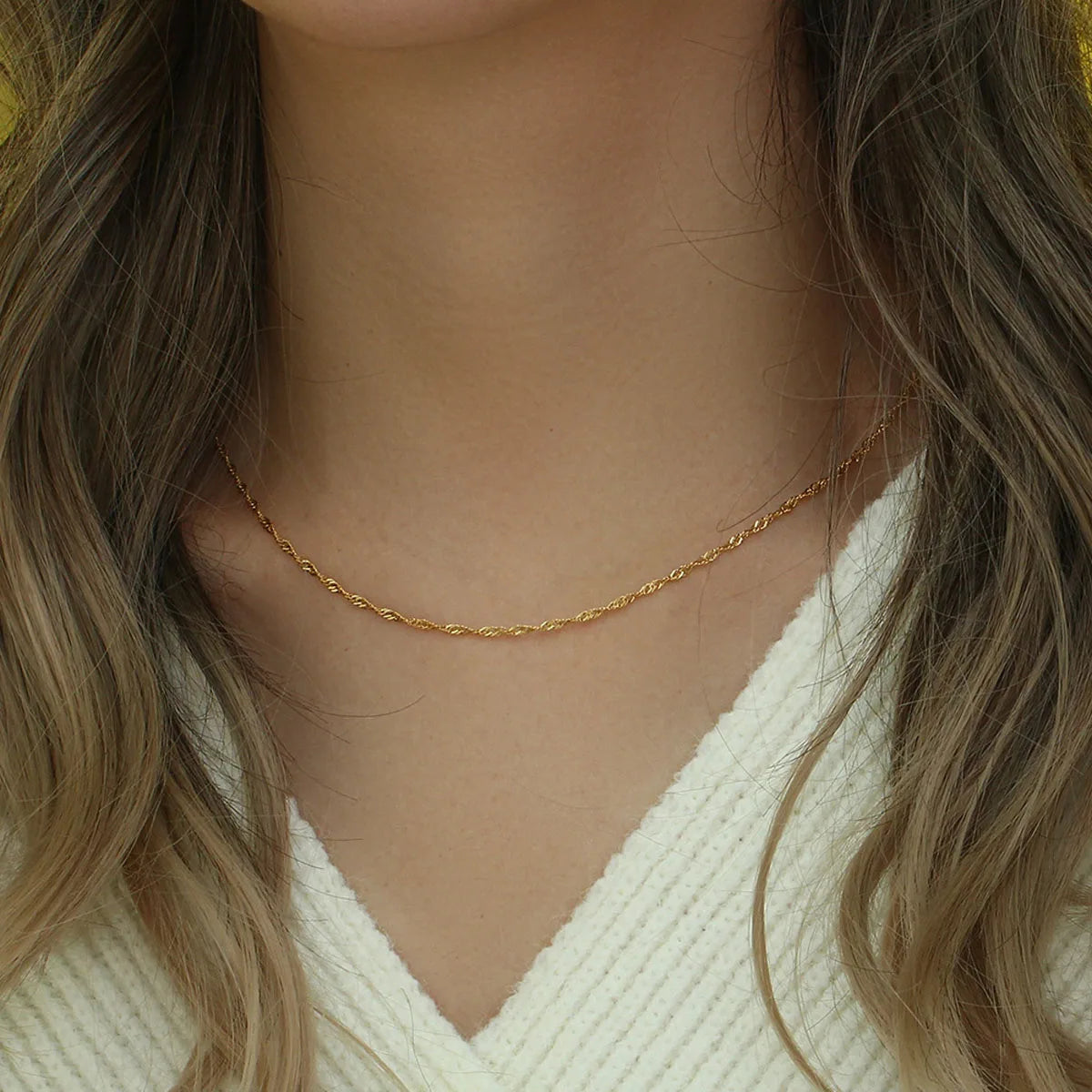 Exquisite Gold Plated Stainless Steel Thin Necklace – Simple Clavicle Chain for Women, Elegant Fashion Jewelry