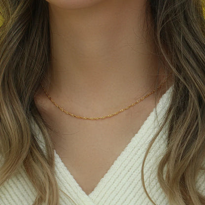 Exquisite Gold Plated Stainless Steel Thin Necklace – Simple Clavicle Chain for Women, Elegant Fashion Jewelry