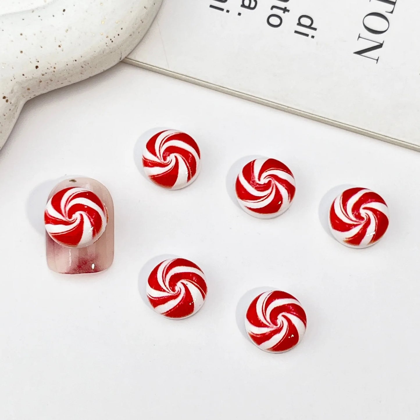 50PCS Mini Resin Christmas Decorations – Cartoon Magic Wand, Chocolate Figurines for Cake, Popsicle, Nail Art, Scrapbook & DIY Crafts