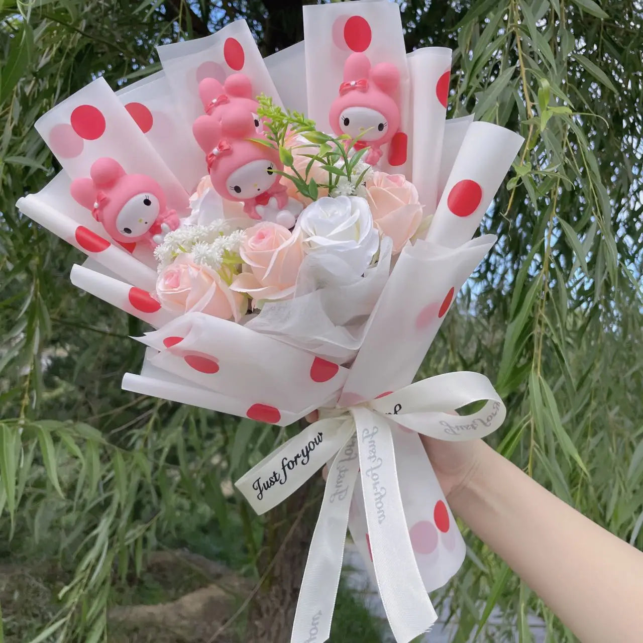 Kawaii Hello Kitty Cat Dolls with Artificial Flowers – Creative Sanrio Bouquet for Christmas, Valentine’s & Birthday Graduation Gifts