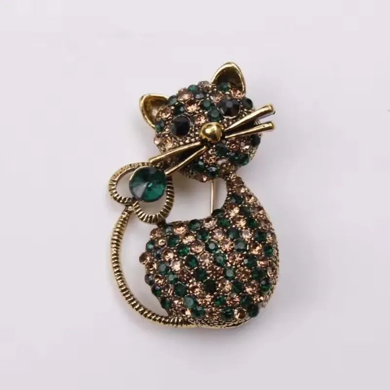 Women's Fashion Cat Brooch Pin - Cute Animal Jewelry Accessory for Clothing, Bags & Stylish Decor