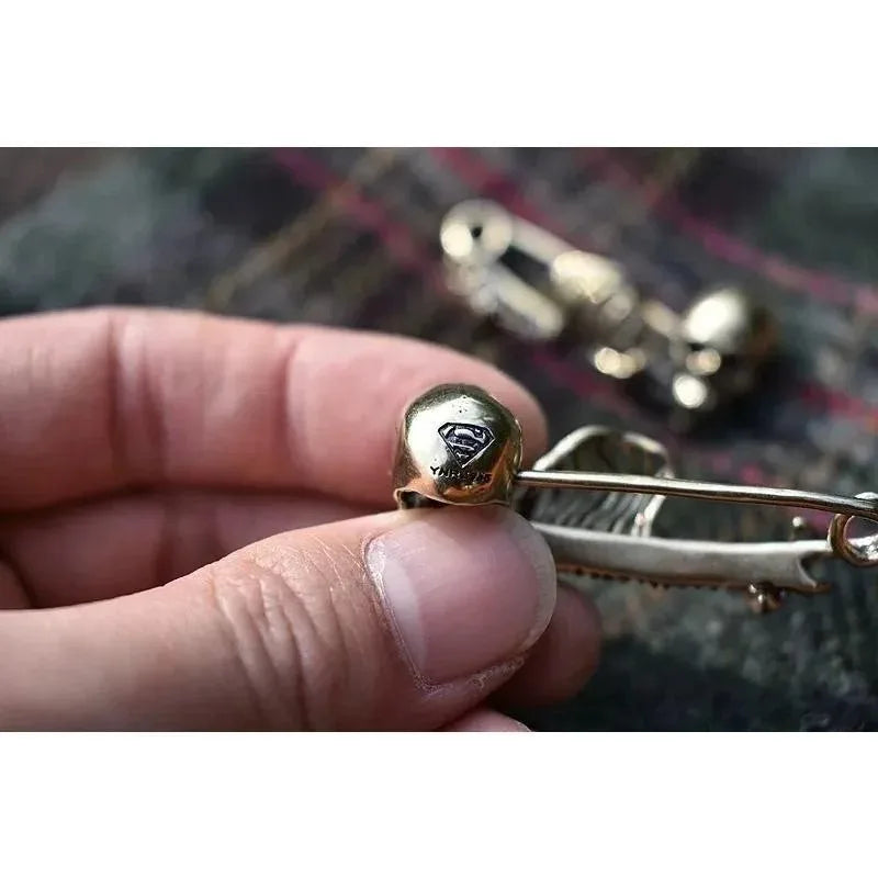 2-Piece Gothic Skull Brooch Set - Vintage Safety Pins for Scarves, Sweaters & Halloween Accessories