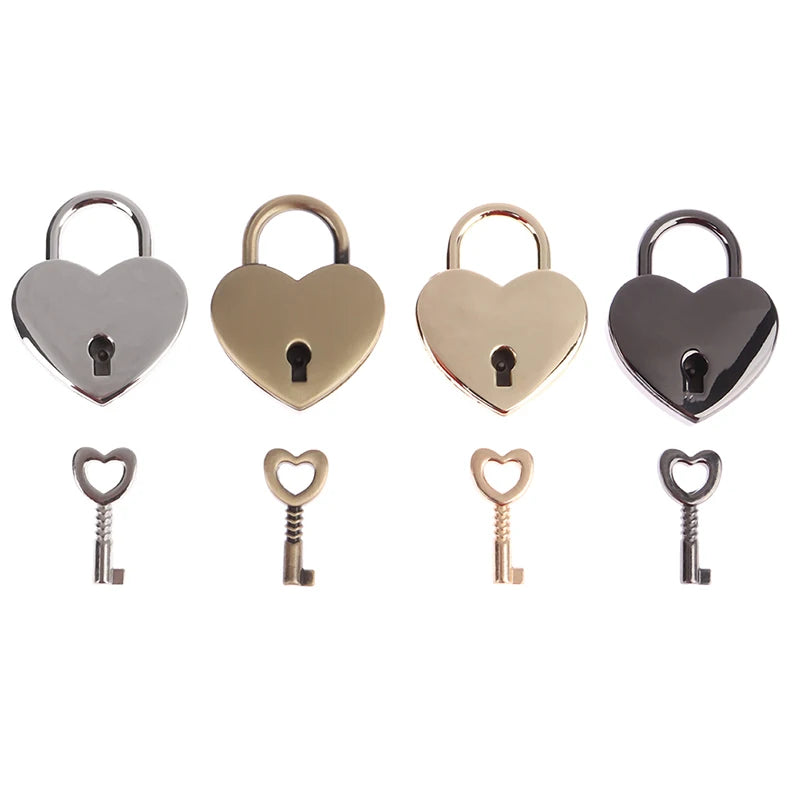 Vintage Heart-Shaped Metal Mini Padlock – Key Lock for Bags, Suitcases, and Luggage Boxes with Key