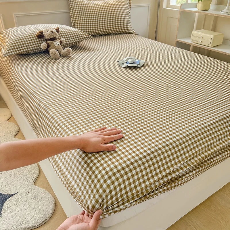 Plaid Fitted Sheet - Soft Skin-Friendly Elastic Bed Cover for Kids & Home