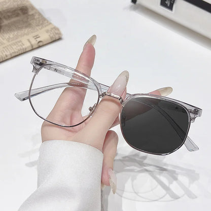 Vintage Photochromic Anti-Radiation Eyeglasses for Men & Women – Fashion Eyebrow Frame Glasses
