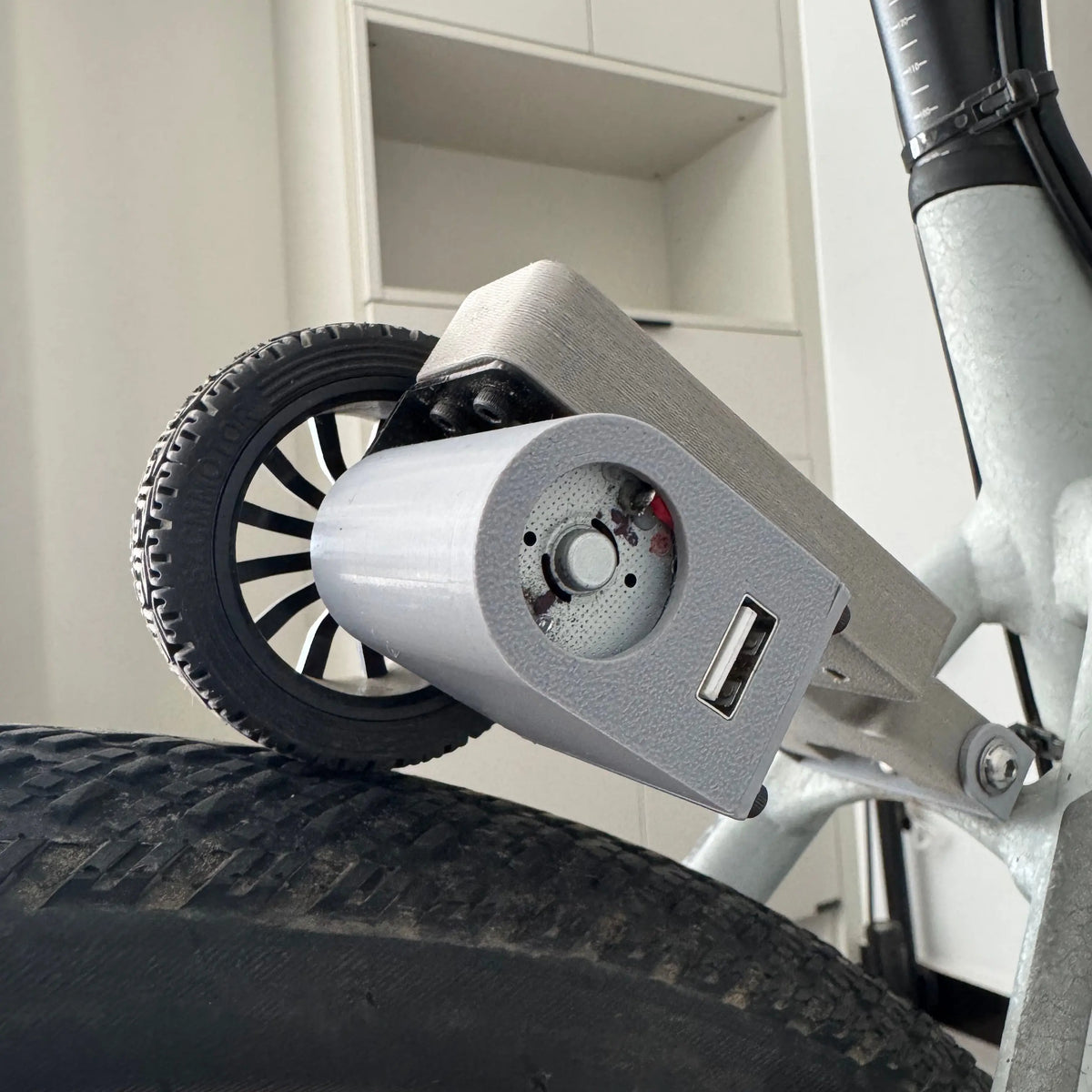 Bicycle Generator 5V 3A USB Charger - Portable Power Generator for Mobile Phones, Lights and Power Banks