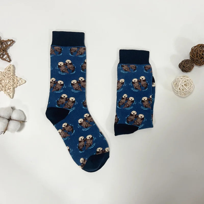 Cute Otter Swimming Mid-Calf Men’s Socks – Comfy Novelty Socks for All Seasons