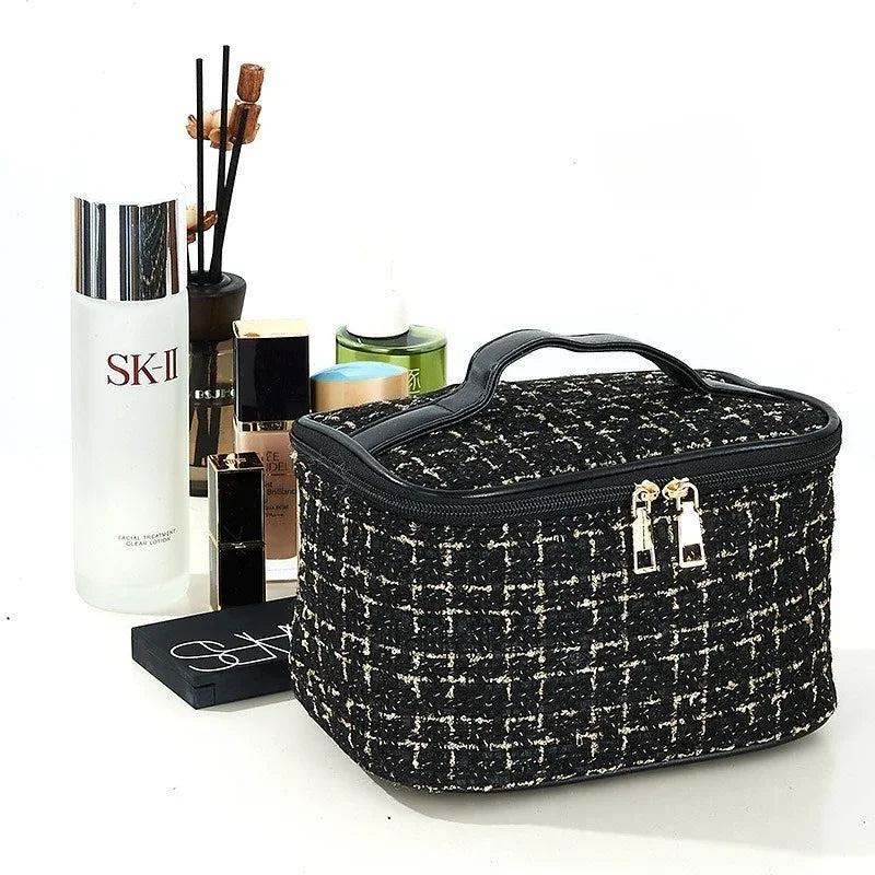 Korean-Style Large Cosmetic Bag – Instagram-Inspired Chanel-Style Ladies’ Handheld Toiletry Organizer