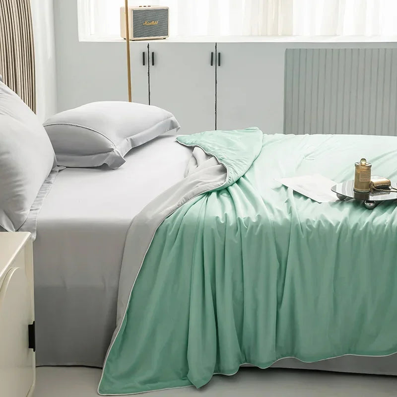 High-Quality Cooling Blanket – Smooth Air-Conditioning Comforter, Lightweight Summer Quilt with Double-Sided Cooling Fabric