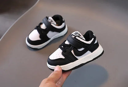 2025 Toddler & Kids White Sneakers — Fashionable Non-Slip Walking Shoes for Boys, Breathable Outdoor Casual Board Shoes