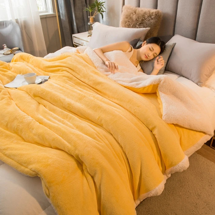 Wool Throw Blanket – Double-Sided Warm Winter Bedspread for Queen Beds & Camping