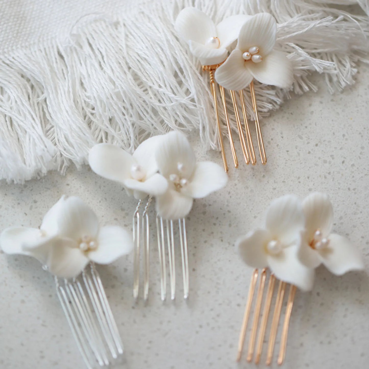 Mini White Ceramic Flower Hair Combs – Simple Pearl Side Clips, Elegant Wedding Hairpins, Bride Headdress for Women