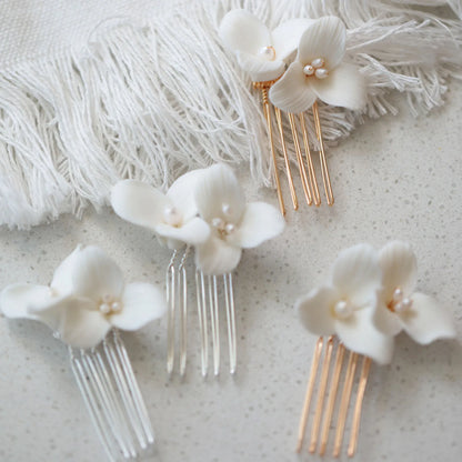 Mini White Ceramic Flower Hair Combs – Simple Pearl Side Clips, Elegant Wedding Hairpins, Bride Headdress for Women