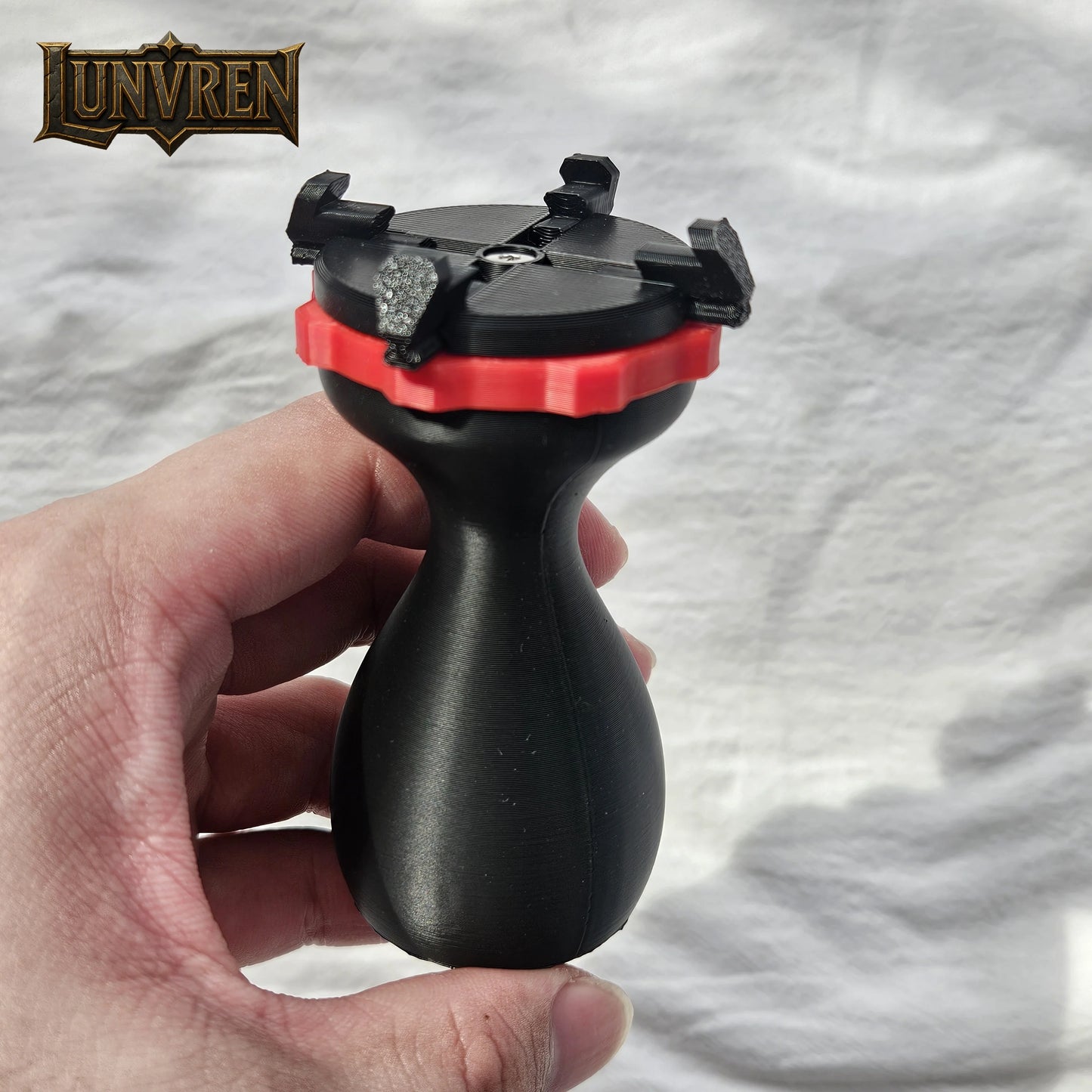 Ergonomic Miniature Painting Handle – Compatible with 20–50mm Bases for 40K, D&D & Tabletop Hobby Miniature Painting