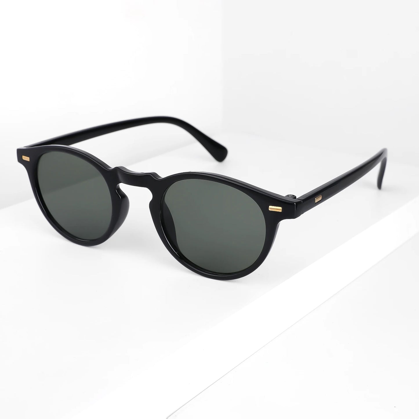 Small Round Sunglasses — Retro Classic UV400 Shades for Men & Women, Perfect for Travel, Shopping & Hiking