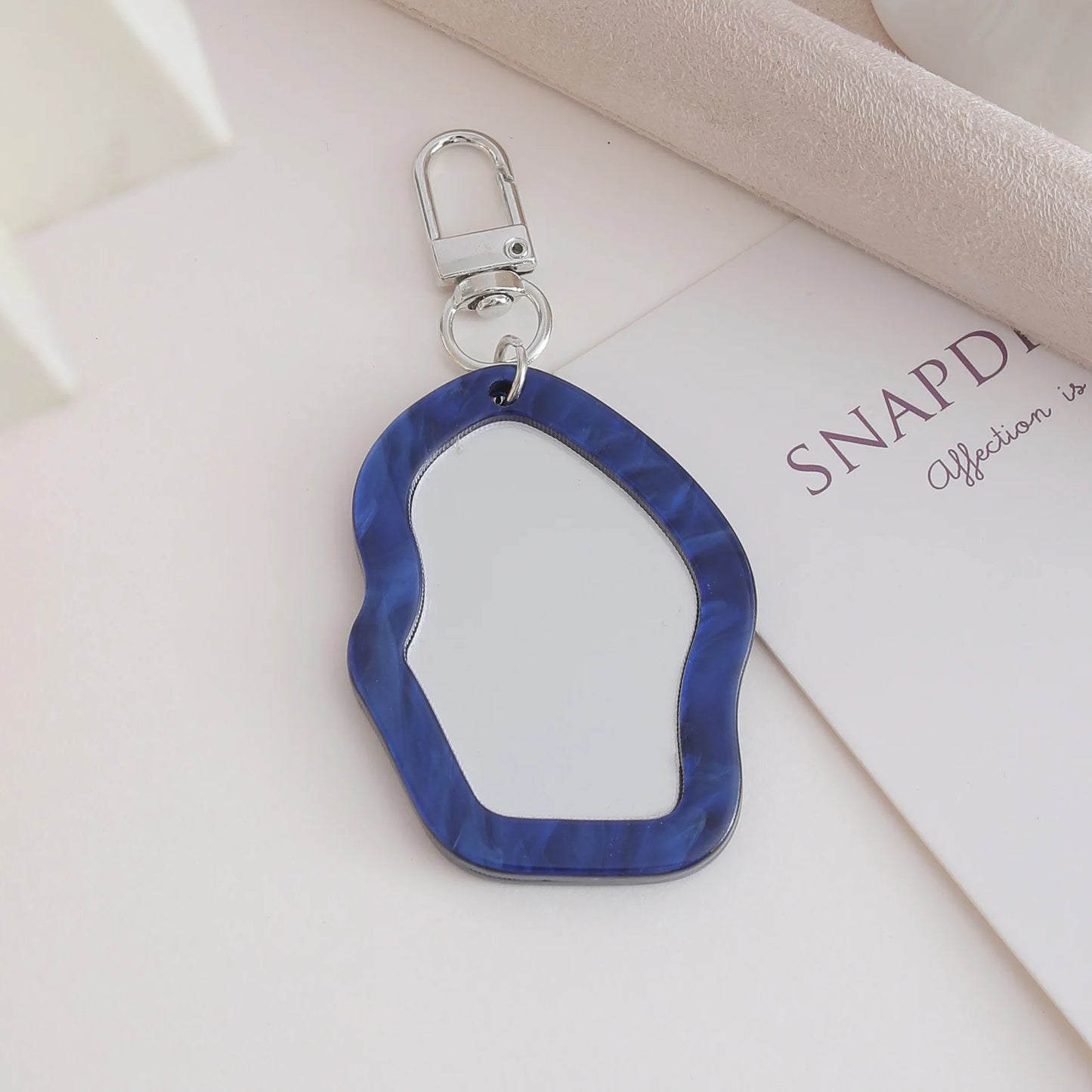 Mini Resin Makeup Mirror Keychain - Irregular Portable Touch-Up Mirror Bag Charm for Purses & Backpacks