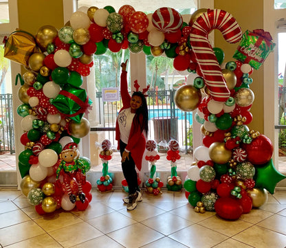 Christmas Balloon Garland Arch – Red & Green Balloons, Star, Santa, and Gift Box Foil Balloons for Xmas and New Year Decoration