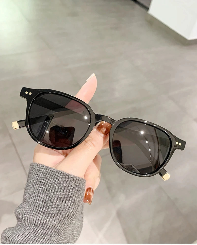SHAUNA Retro Square Polarized Sunglasses — Fashion Rivet-Decorated Shades for Women & Men, UV400 Driving Sun Glasses
