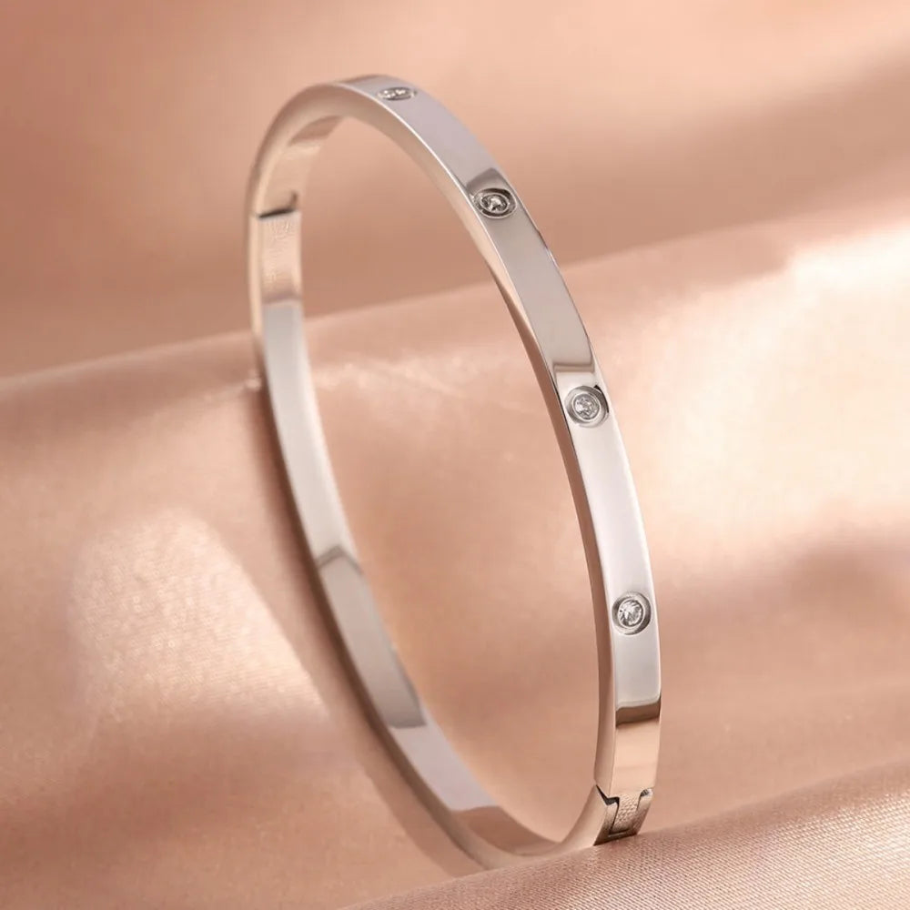 Classic Multi-Style Stainless Steel Bracelet Set for Women – Stackable Fashion Jewelry for Daily Wear