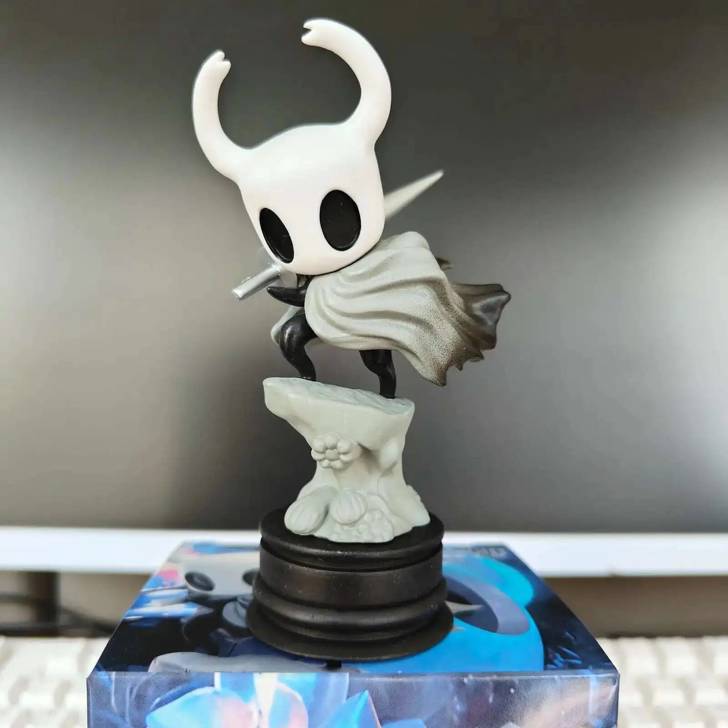 Anime Hollow Knight Figures #2195 Knight & #2196 Hornet – 11cm Action Toy Collectible Gift