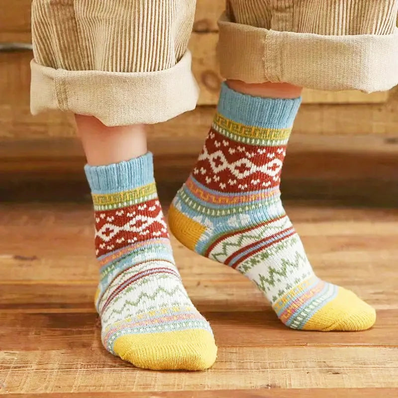 5 Pairs Women’s Thick Warm Socks – Soft Comfortable Autumn Winter Calf Socks, Retro Ethnic Style