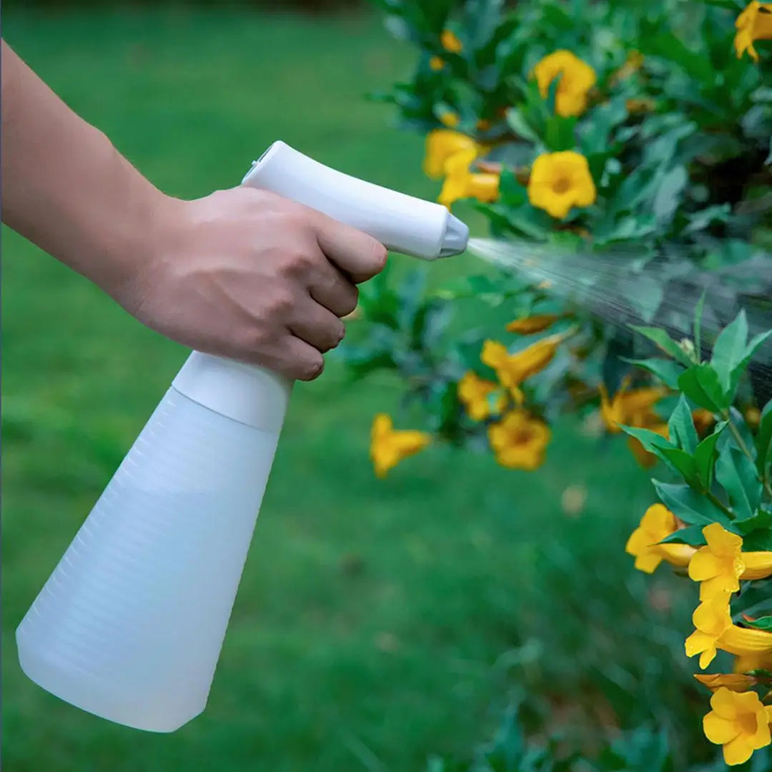 XiaodaElectric Watering Can – 550/900ml with Two Spray Modes, C-Port Charging, Adjustable Sprinkler for Gardening & Cleaning