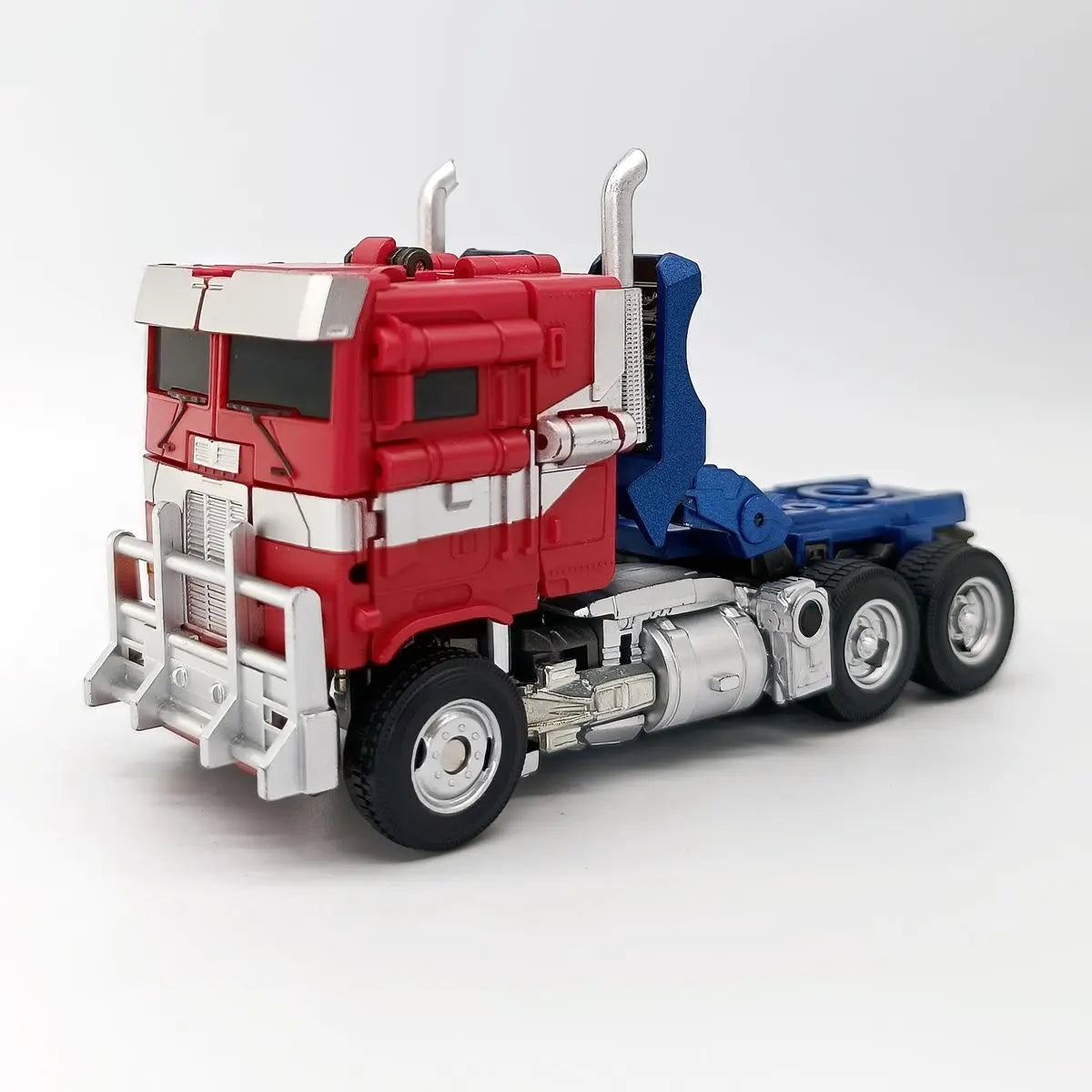Baiwei Shockwave Transformation Toys – Sentinel Prime TW1024, Ironhide TW1026 & Bumblebee TW1025 Robot Figures TW1028/TW1030