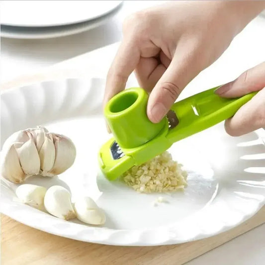 Mini Garlic Grinder - Creative Manual Garlic Press, Green Kitchen Gadget for Easy Garlic Mashing