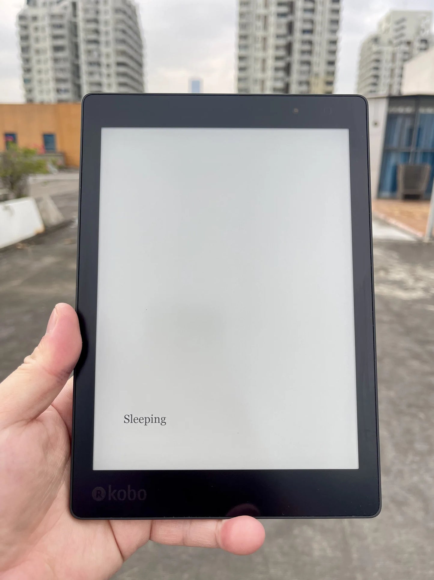 KOBO Aura One 7.8" E-Reader | 300PPI HD Carta E-Ink, IPX8 Waterproof, 8GB WIFI, Two-Color Light