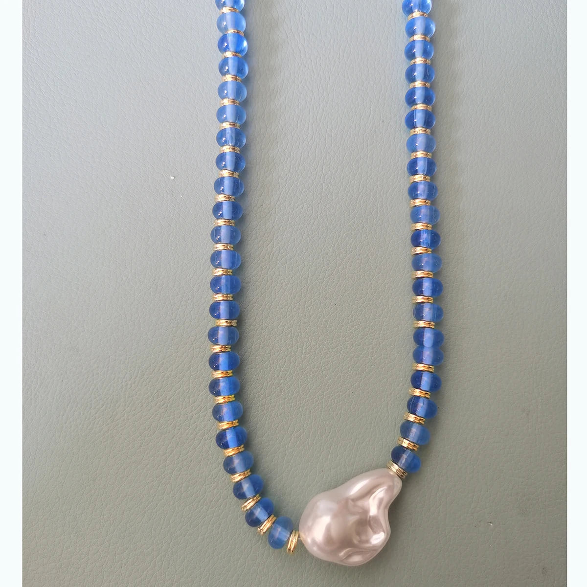 Luxury Pearl Necklace for Women - Adjustable Square Chunky Resin Statement Jewelry