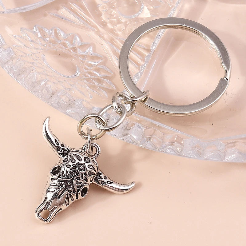 Retro Gothic Punk Heart Cross Keychain – Metal Flower Key Ring Pendant for Car Keys, Handbag Decor & Jewelry Gift