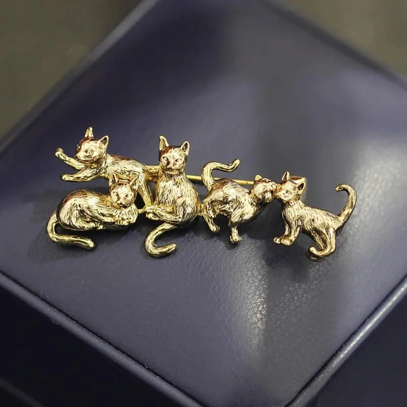 Women's Fashion Cat Brooch Pin - Cute Animal Jewelry Accessory for Clothing, Bags & Stylish Decor