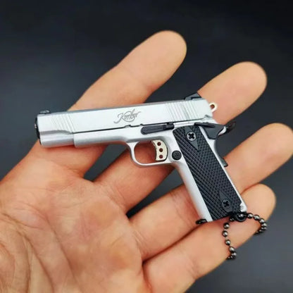 Mini 1:3 Metal Gun Model Keychain – 1911 Toy Pistol, Simulation Game Model for Children, Collectible Gift