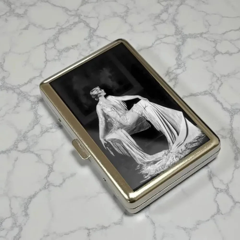 Vintage Metal Card Case - Easy Snap Multi-Function Card Holder with Versatile Compact Design