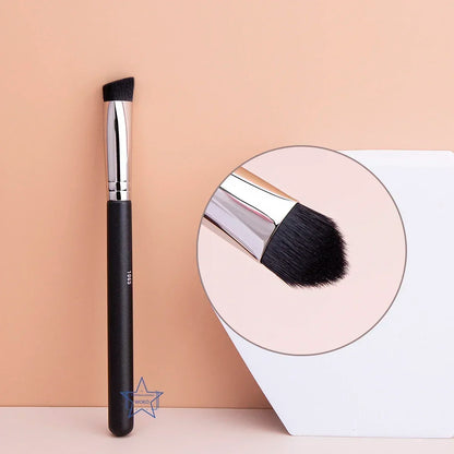 Angled Liquid Powder Contour Makeup Brush – Professional Cream Blush & Foundation Blending Tool