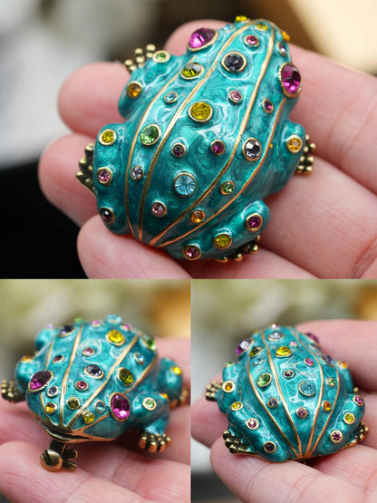 Vintage Baroque Crystal Castle Carriage Brooch – Rhinestone Clock Pin Badge for Women & Girls, Elegant Statement Jewelry