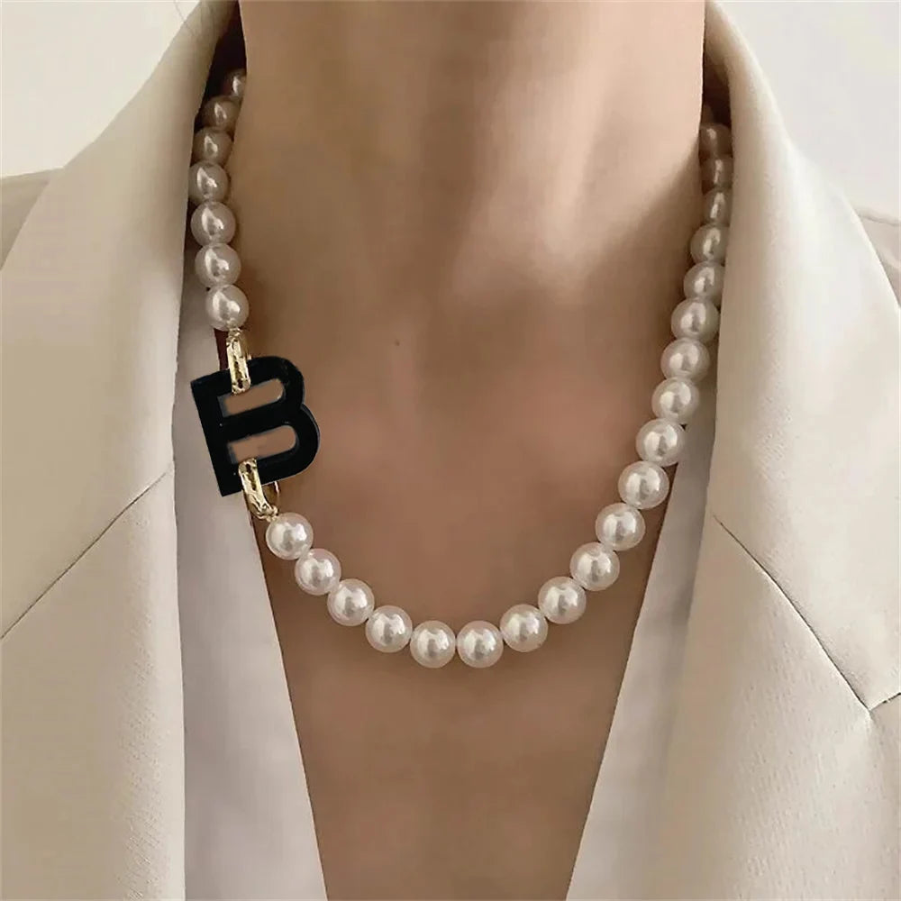 Luxury Pearl Necklace for Women - Adjustable Square Chunky Resin Statement Jewelry