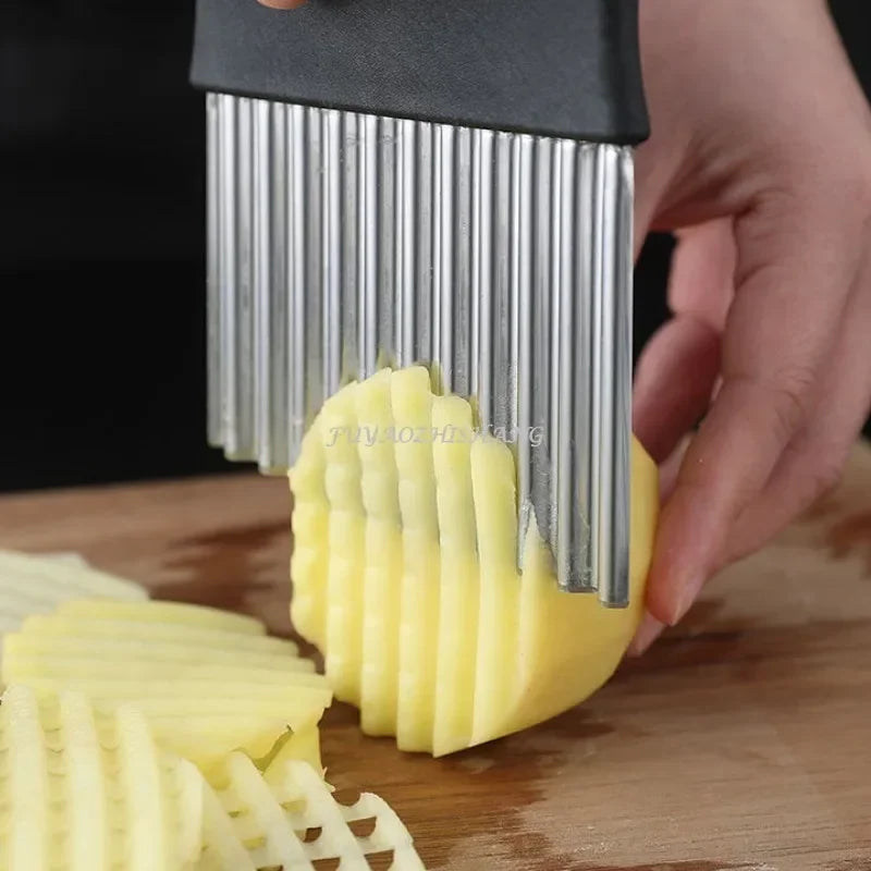 Stainless Steel Crinkle Cutter - Wavy Potato Chip Slicer for Vegetables, Fruits, Dough, and French Fry Kitchen Tool