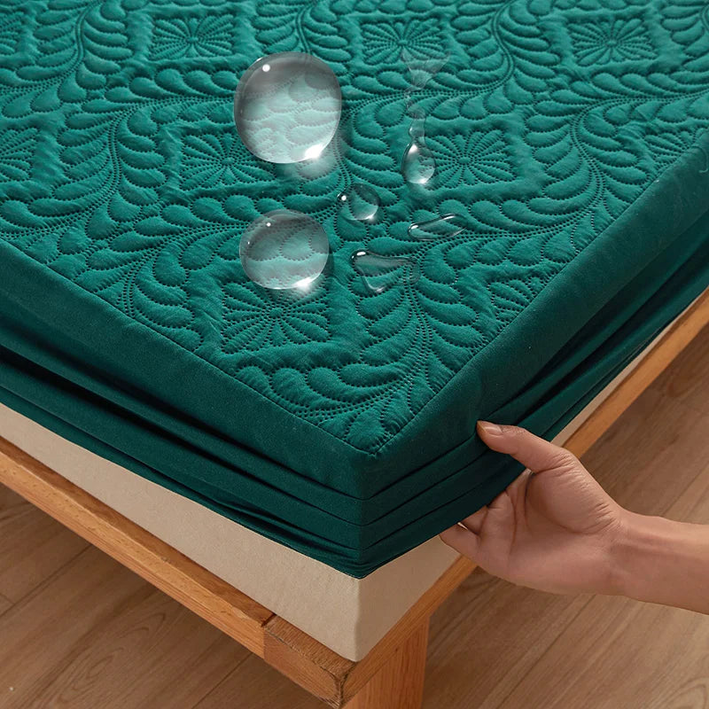 Waterproof Quilted Mattress Protector - Breathable Cover, Anti-Mite & Anti-Bacterial Fitted Bed Sheet ( No Pillowcase )