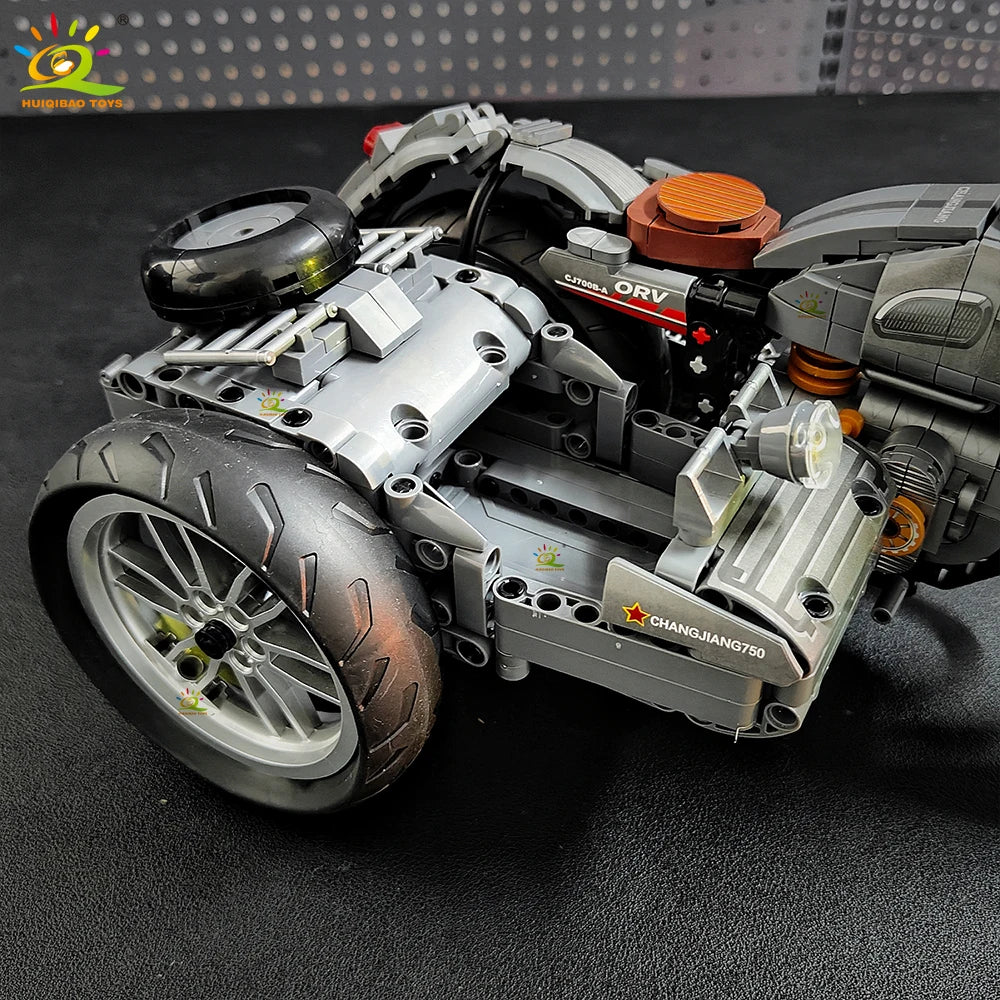 HUIQIBAO 808PCS Technical Motorcycle Building Blocks Set – City Moto Racer Model Kit Bricks Toy for Kids, Boys & Adult Collectors DIY Construction Gift
