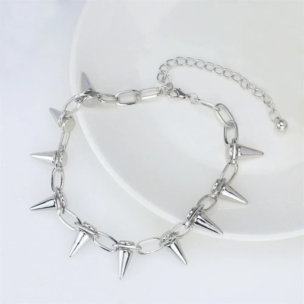 Fashion Punk Spike Choker Necklace – Goth Rivet Metal Chain Collar for Unisex Rock & Nightclub Jewelry