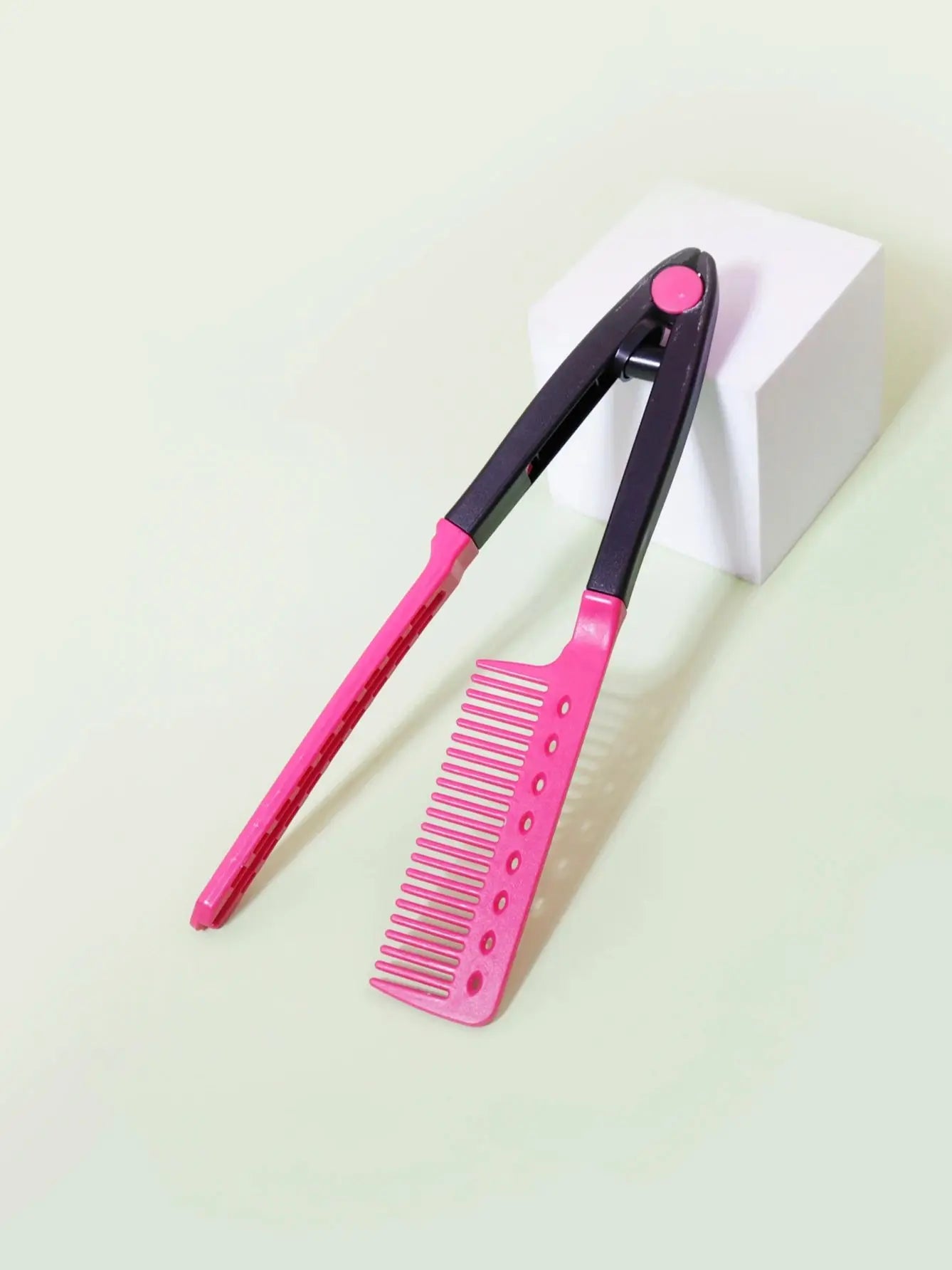 Flat Comb Straight Hair Salon Brush – V-Shaped Styling Comb, Hair Straightener for Beauty & Smooth Hair