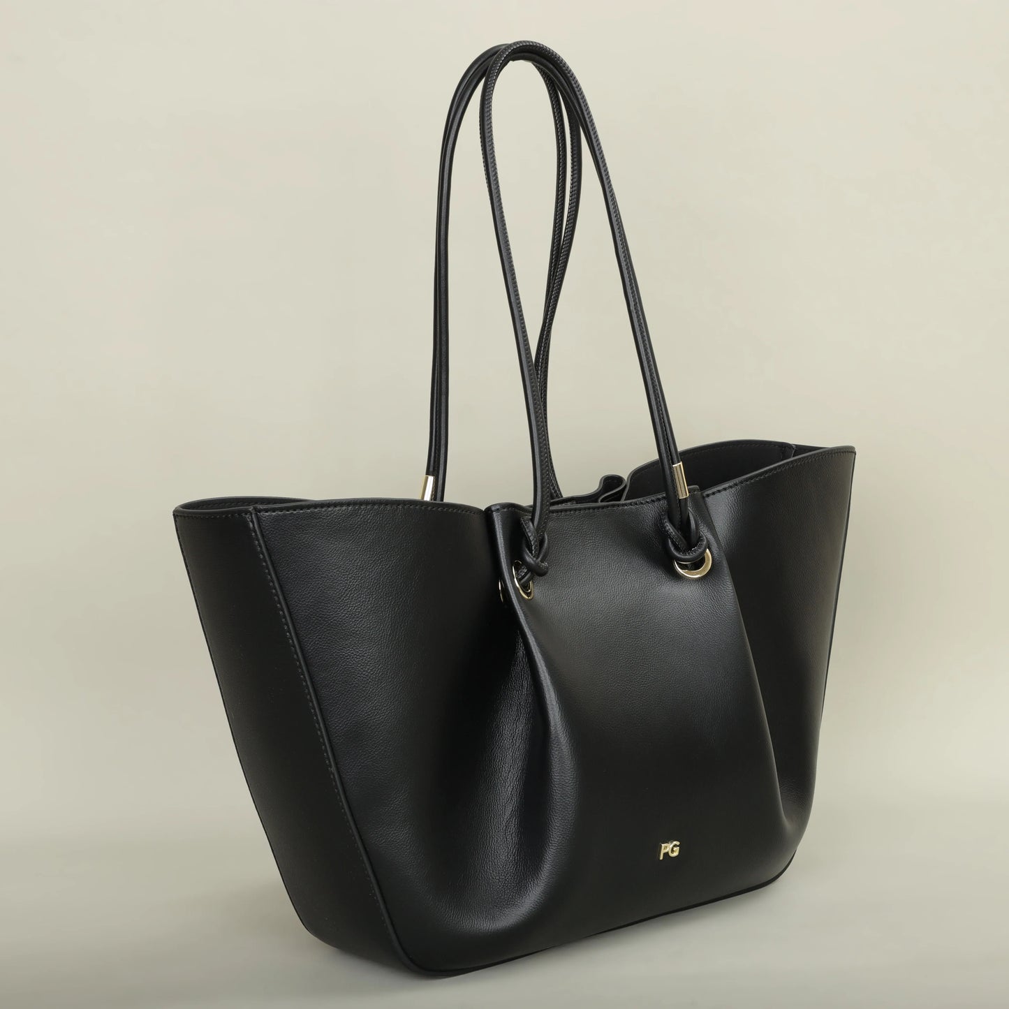 PG Large-Capacity Women’s Shoulder Bag — Light Luxury Fashion Handbag with Elegant Design