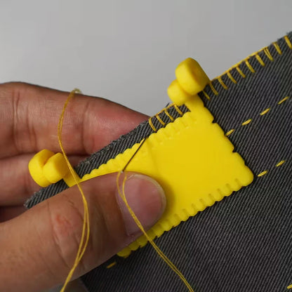 Clip-On Seam Guide Sewing Tool – Portable Edge Measuring Gauge for Quilting, Hemming & DIY Craft Beginners