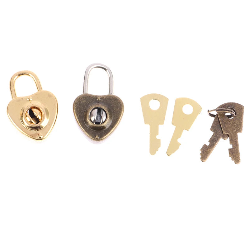 Vintage Heart-Shaped Metal Mini Padlock – Key Lock for Bags, Suitcases, and Luggage Boxes with Key