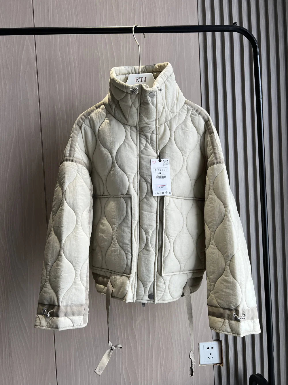 2024 ETJ Quilted Women's Coat – Beige Drawstring High Neck Jacket with Ties & Pockets