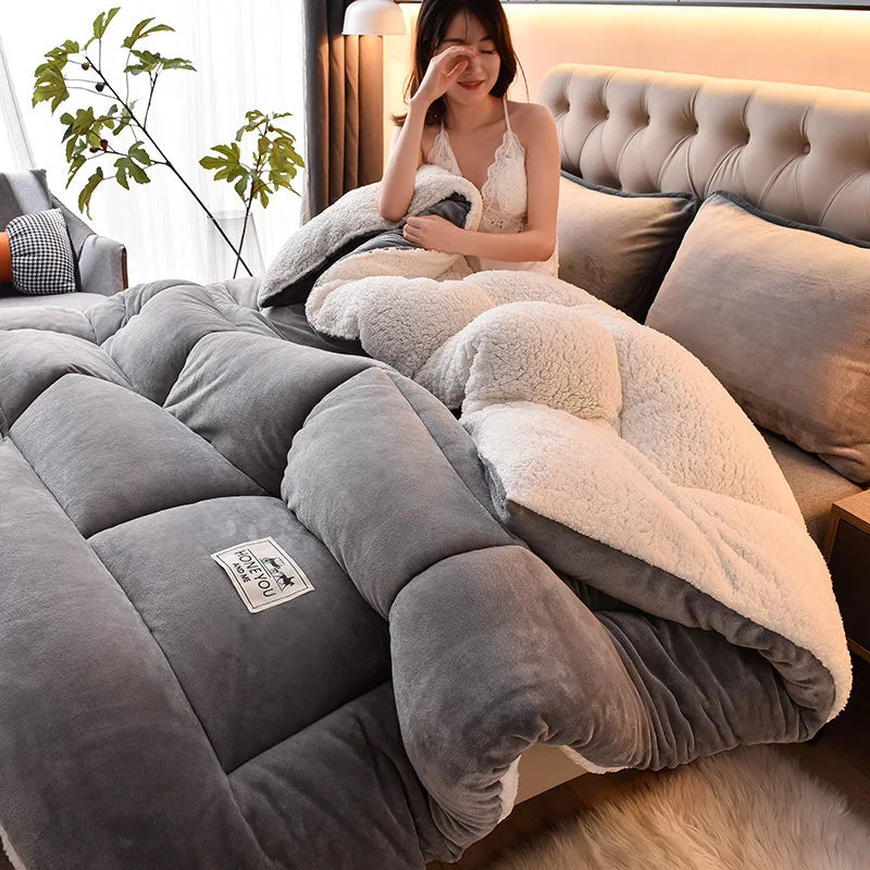 Plush Winter Lamb Velvet Quilt – Thickened Cotton, Double-Sided Warm Lamb Wool Blanket for Single & Double Beds