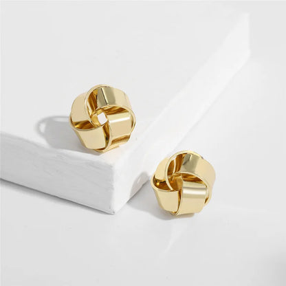 Gold Twisted Flower Stud Earrings – Creative Small Metal Jewelry for Women